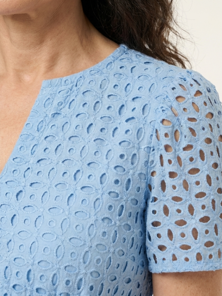 Brielle | Robe midi à manches courtes et col en V à volants
