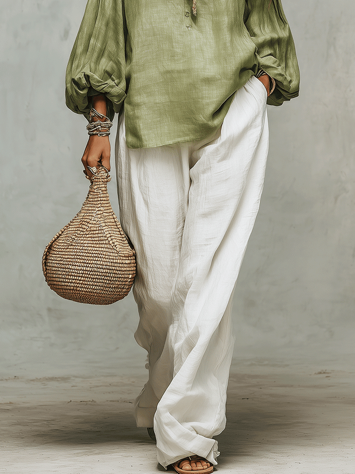 Ensemble Évasion Quotidienne : Blouse en Lin Sauge & Pantalons Blancs Amples