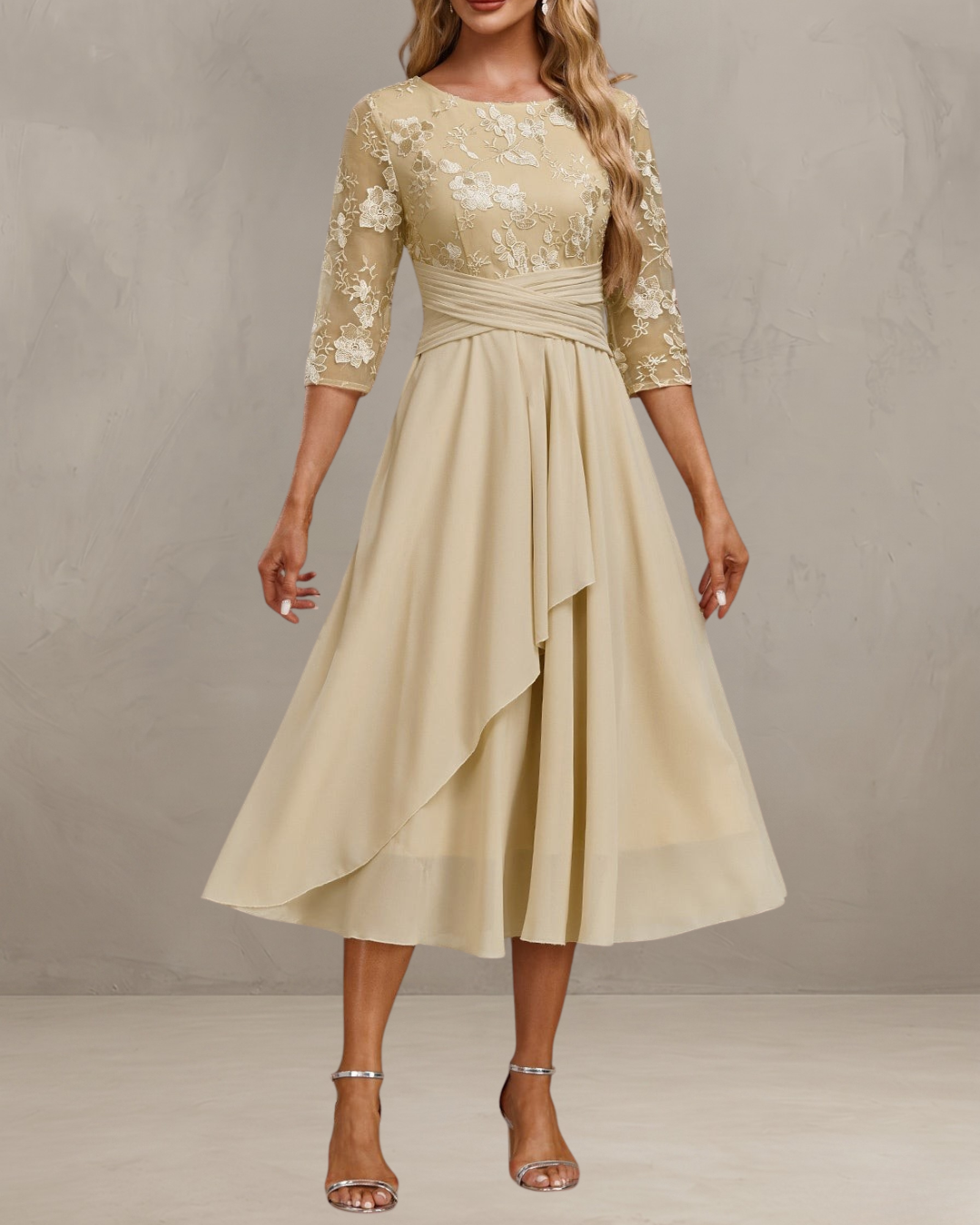 ELIN | ROBE CHAMPAGNE AVEC BRODERIE DÉLICATE