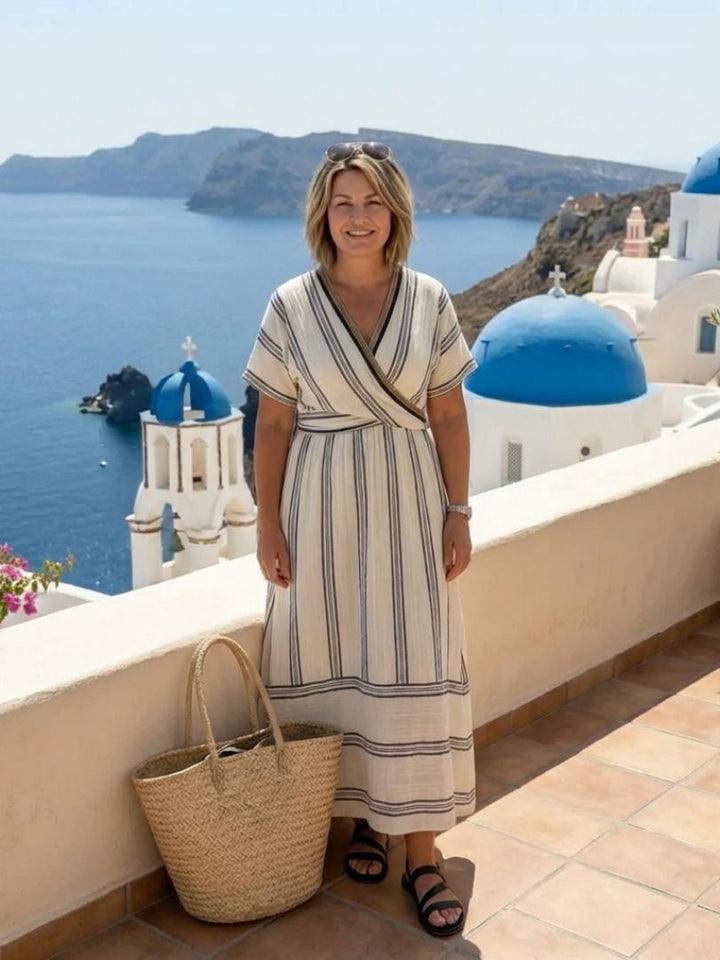 Celeste | Robe midi à manches courtes et décolleté en V