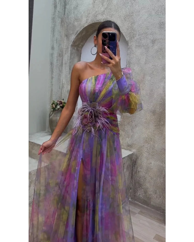 Orit | Robe Asymétrique à Manches Uniques et Fente