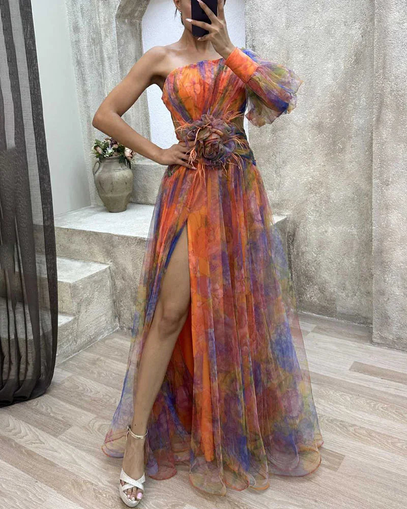 Orit | Robe Asymétrique à Manches Uniques et Fente
